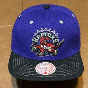 NWT - Mitchell & Ness Toronto Raptors SnapBack